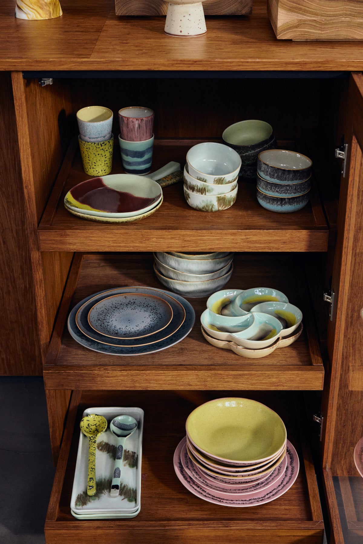70s ceramics: snack tray glint