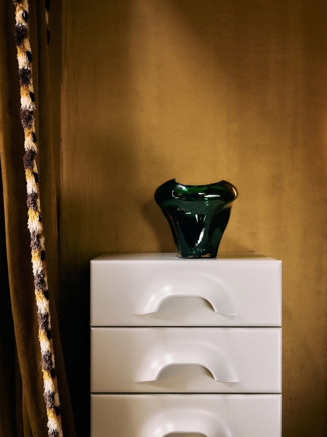 Folded mid vase, emerald - Urban nest