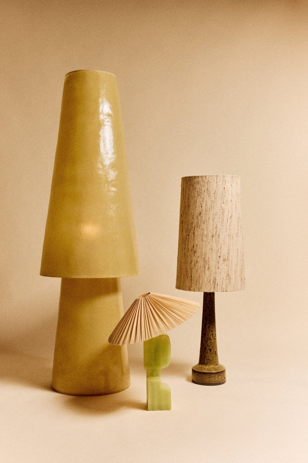 Glassfiber floor lamp, soft green - Urban nest