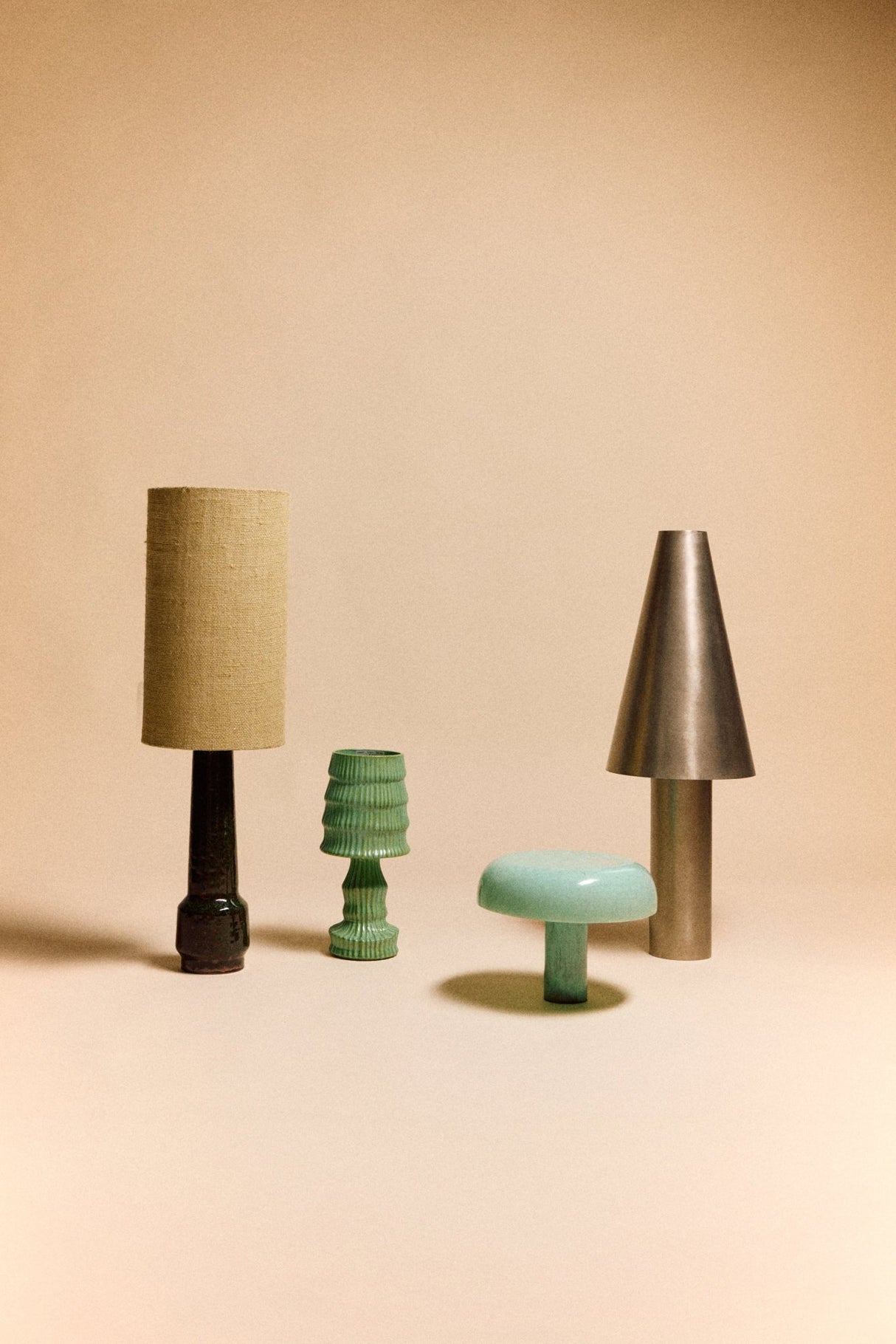 Metal cone table lamp - Urban nest