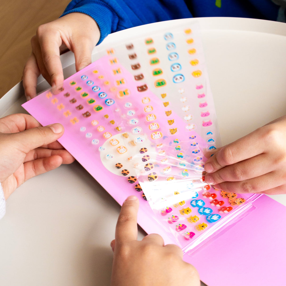 Nail art stickers - friends - Urban nest