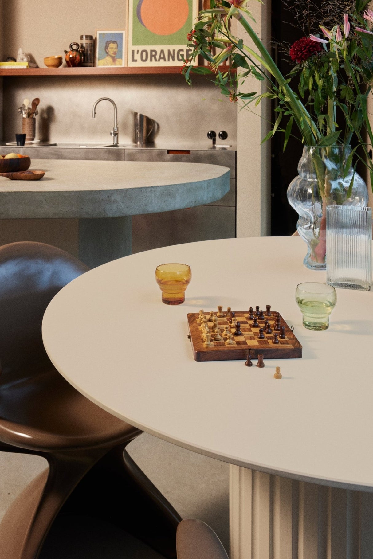 Pillar dining table round - Urban Nest