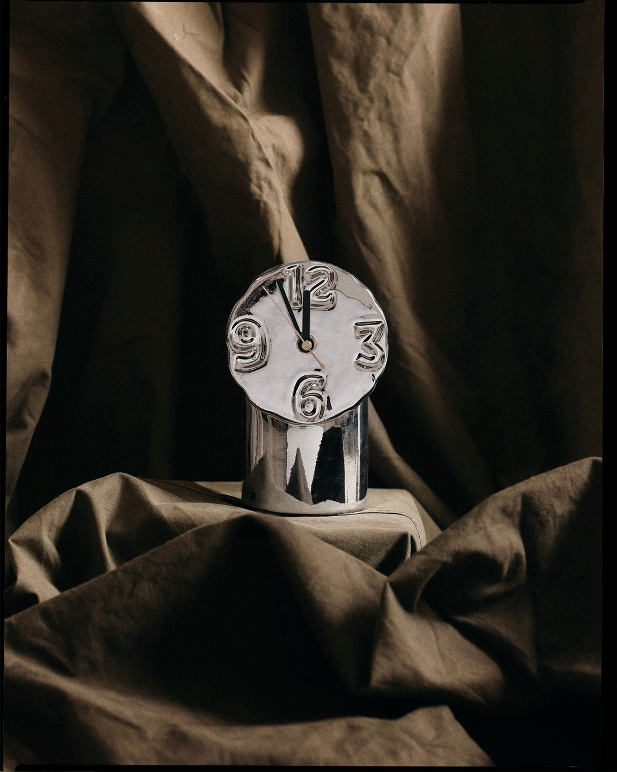 Retro ceramic clock - chrome - Urban nest