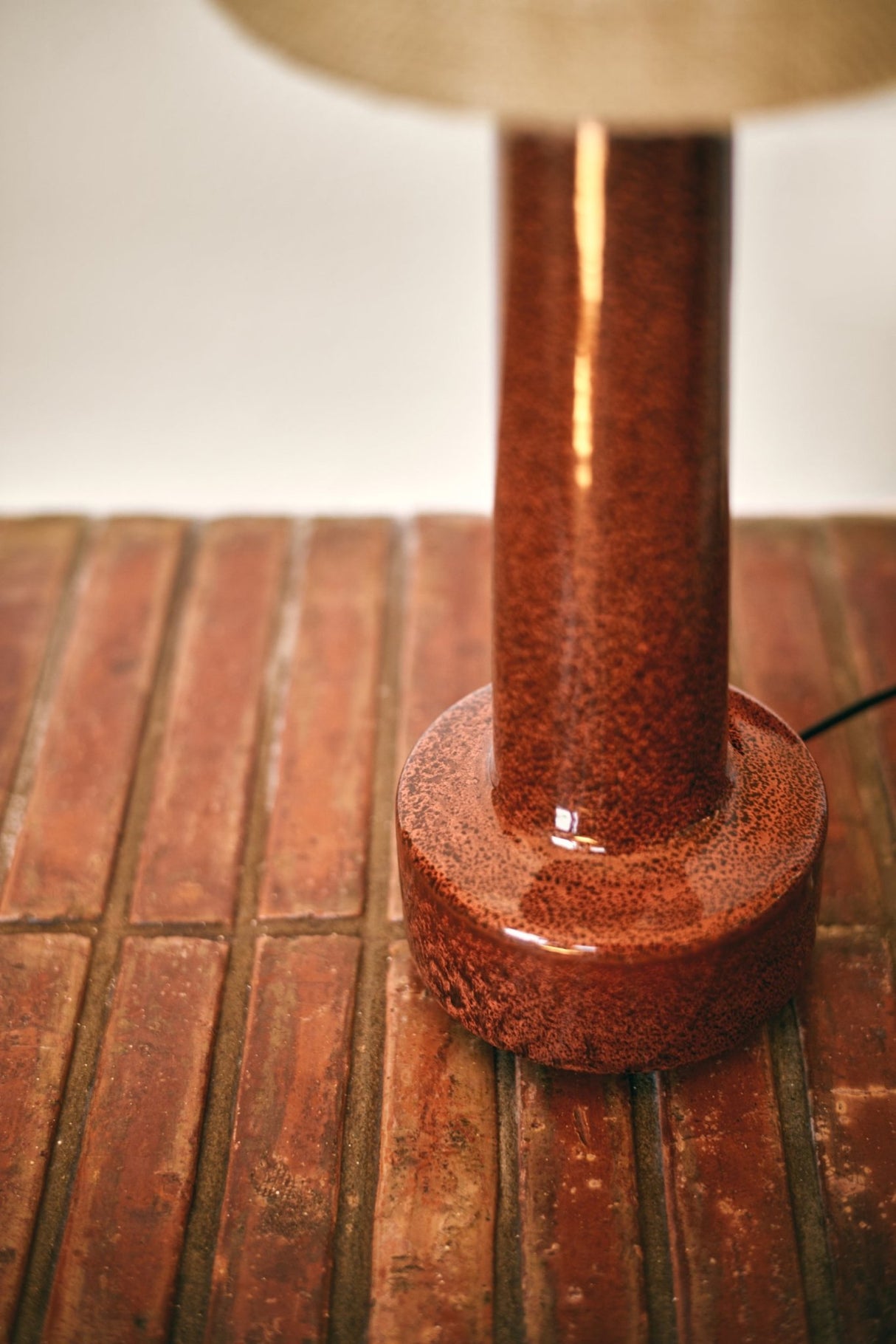 Retro stoneware lamp base - red - Urban nest