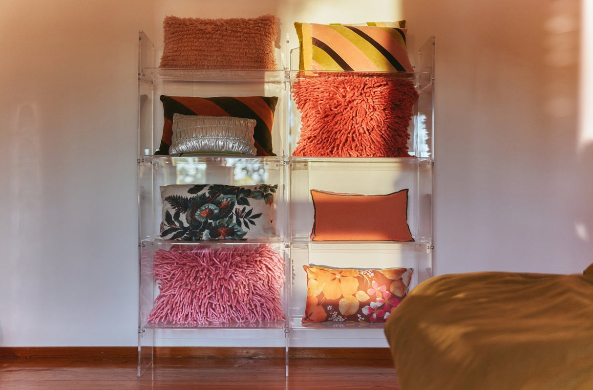 Rugged woolen cushion cherry red - Urban nest