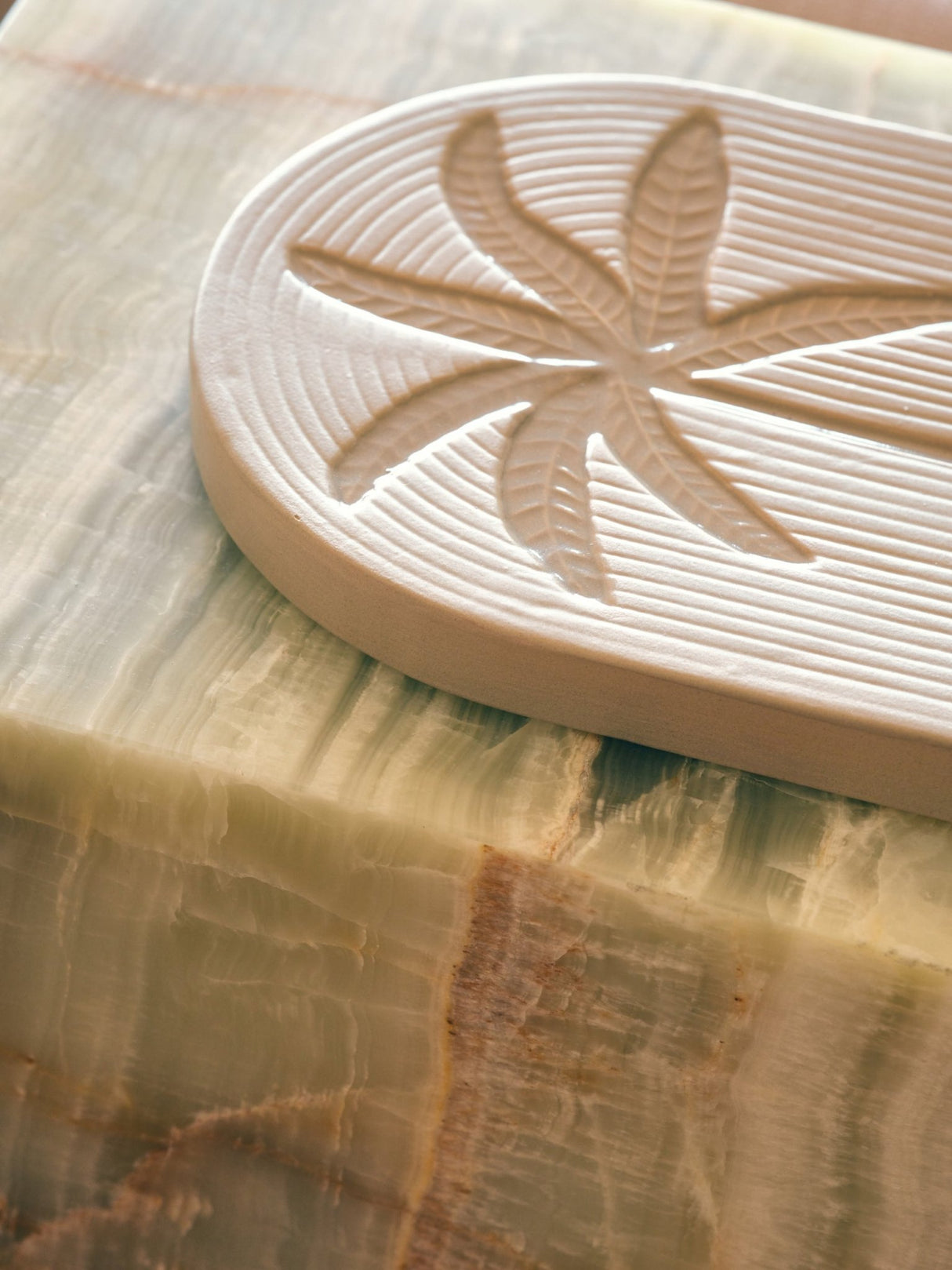 Stoneware wall tile - Urban nest