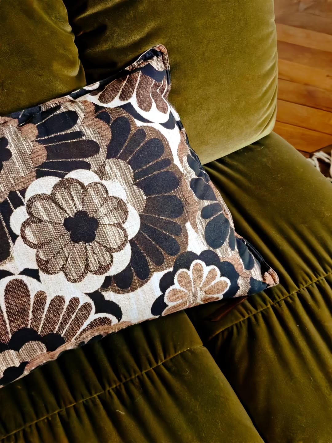 Wave couch: element middle royal velvet, olive - Urban nest