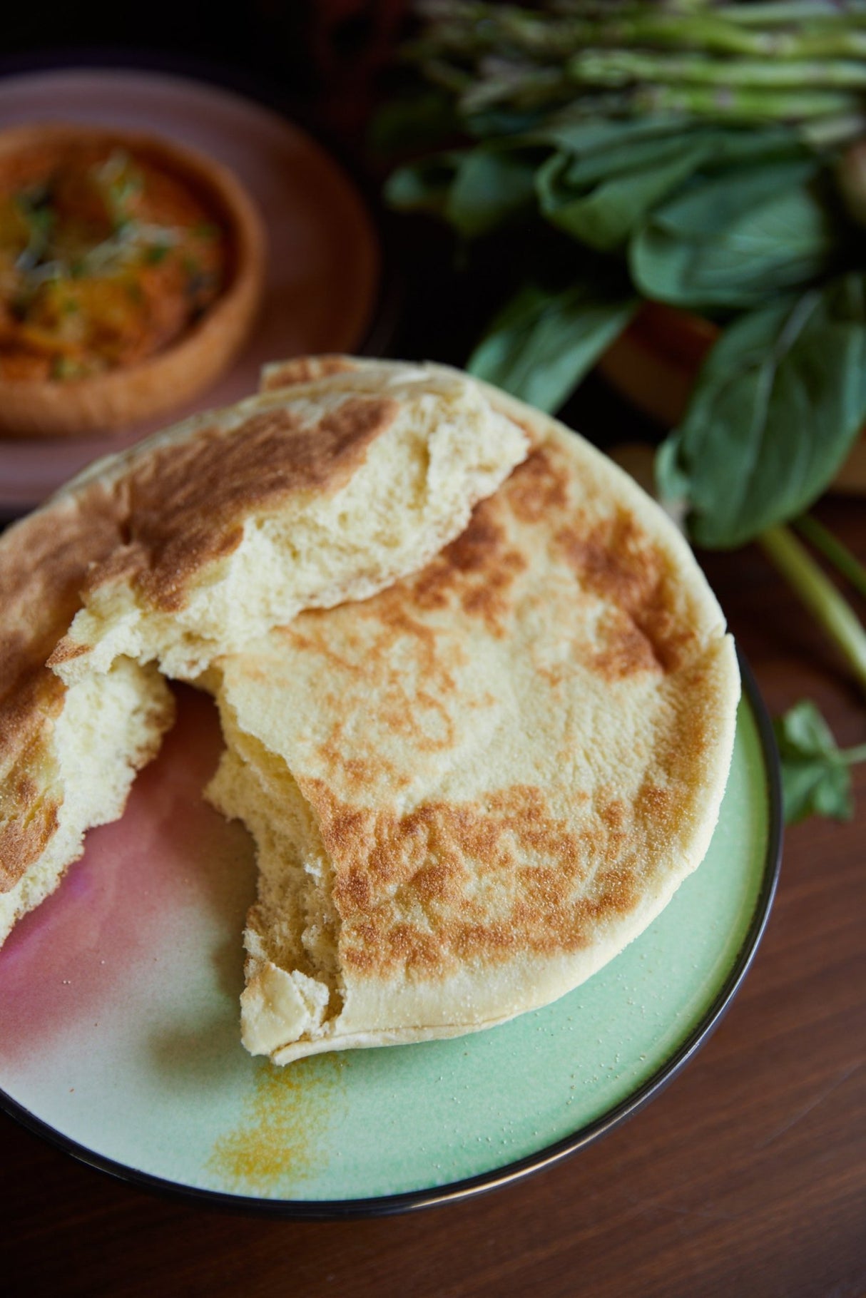 70s ceramics plateau M - licorice - Urban Nest