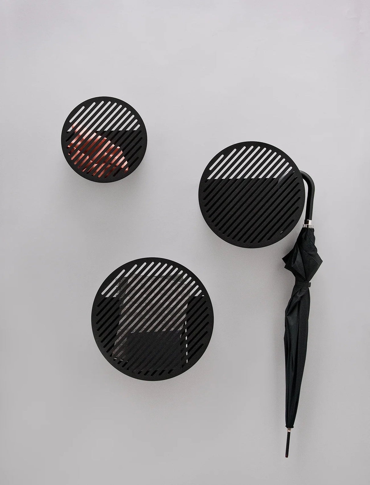 Diagonal wall basket - black - Urban Nest