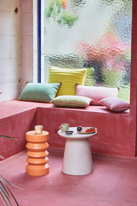 Earthenware side table - Urban Nest