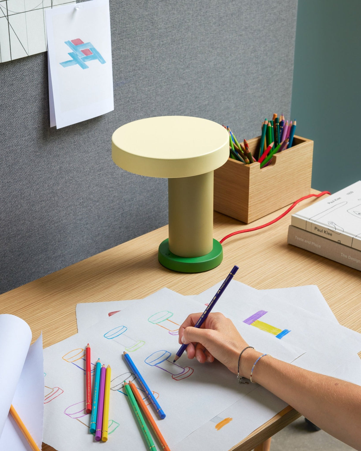 Magic Table Lamp Green/Olive - Urban Nest