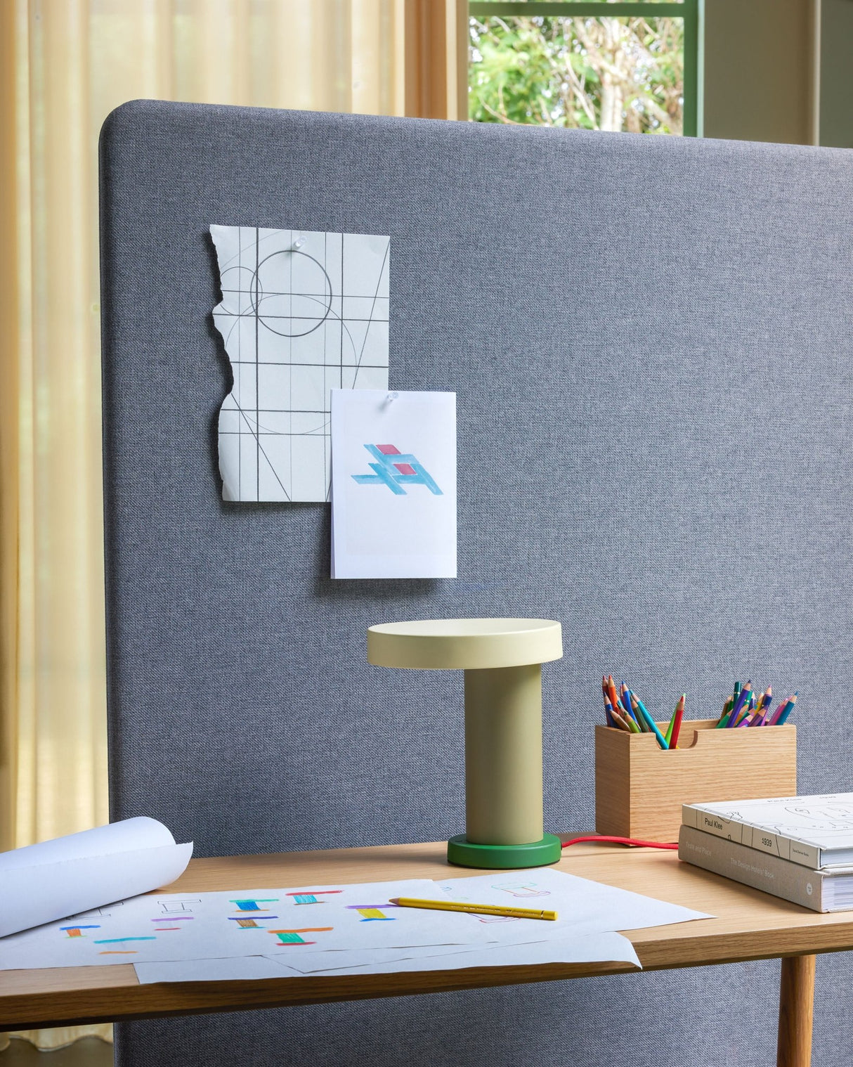 Magic Table Lamp Green/Olive - Urban Nest