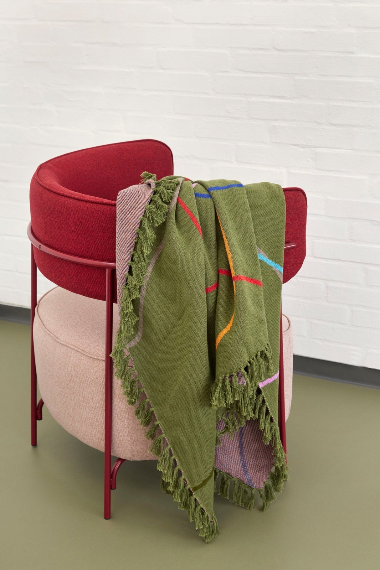 Outline Throw Green/Multicolour - Urban Nest