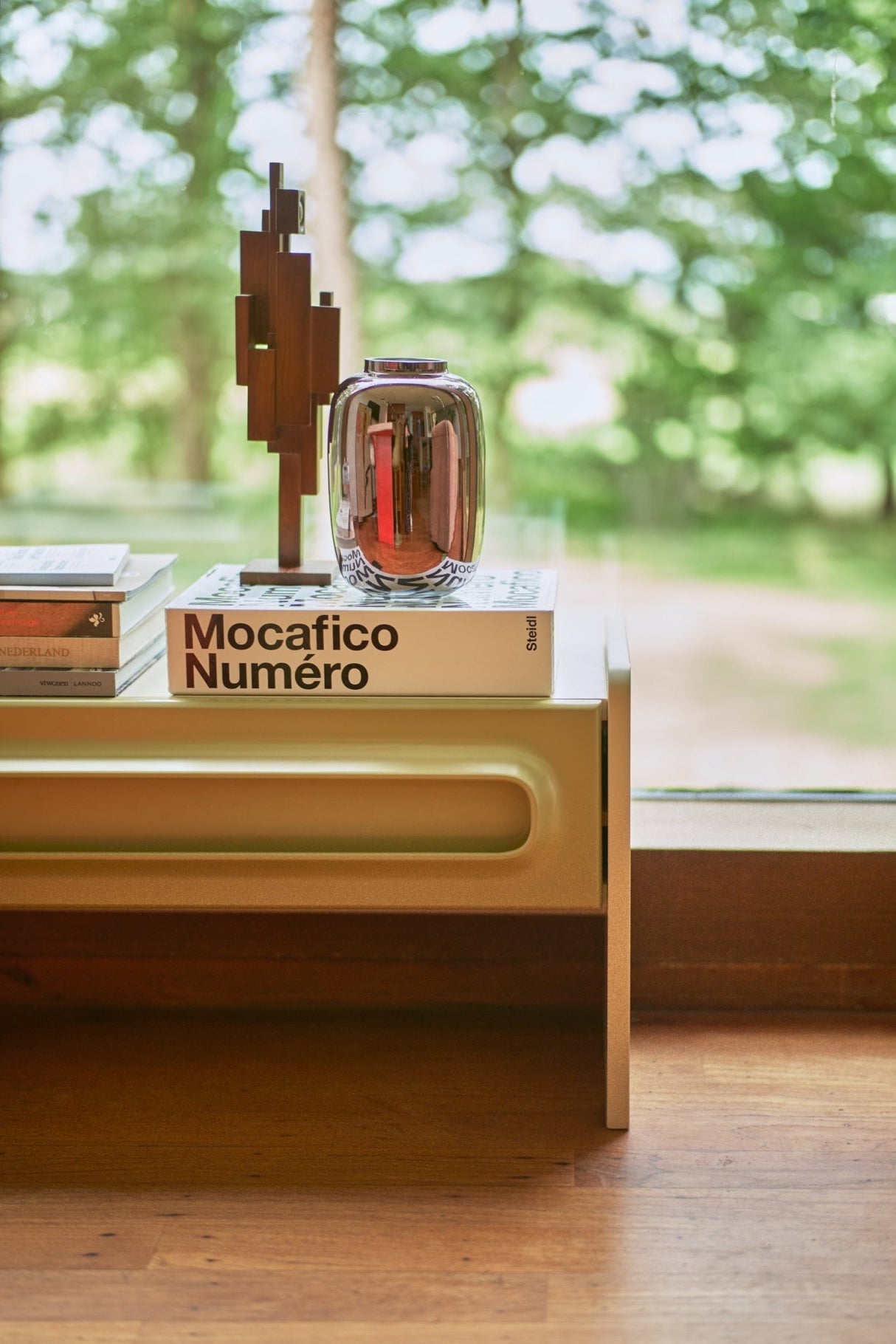 Skyline sculpture espresso S - Urban Nest