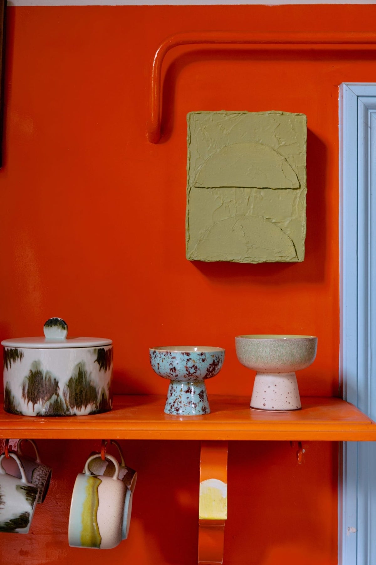 70s ceramics: tapas bowl on base L slush - Urban nest