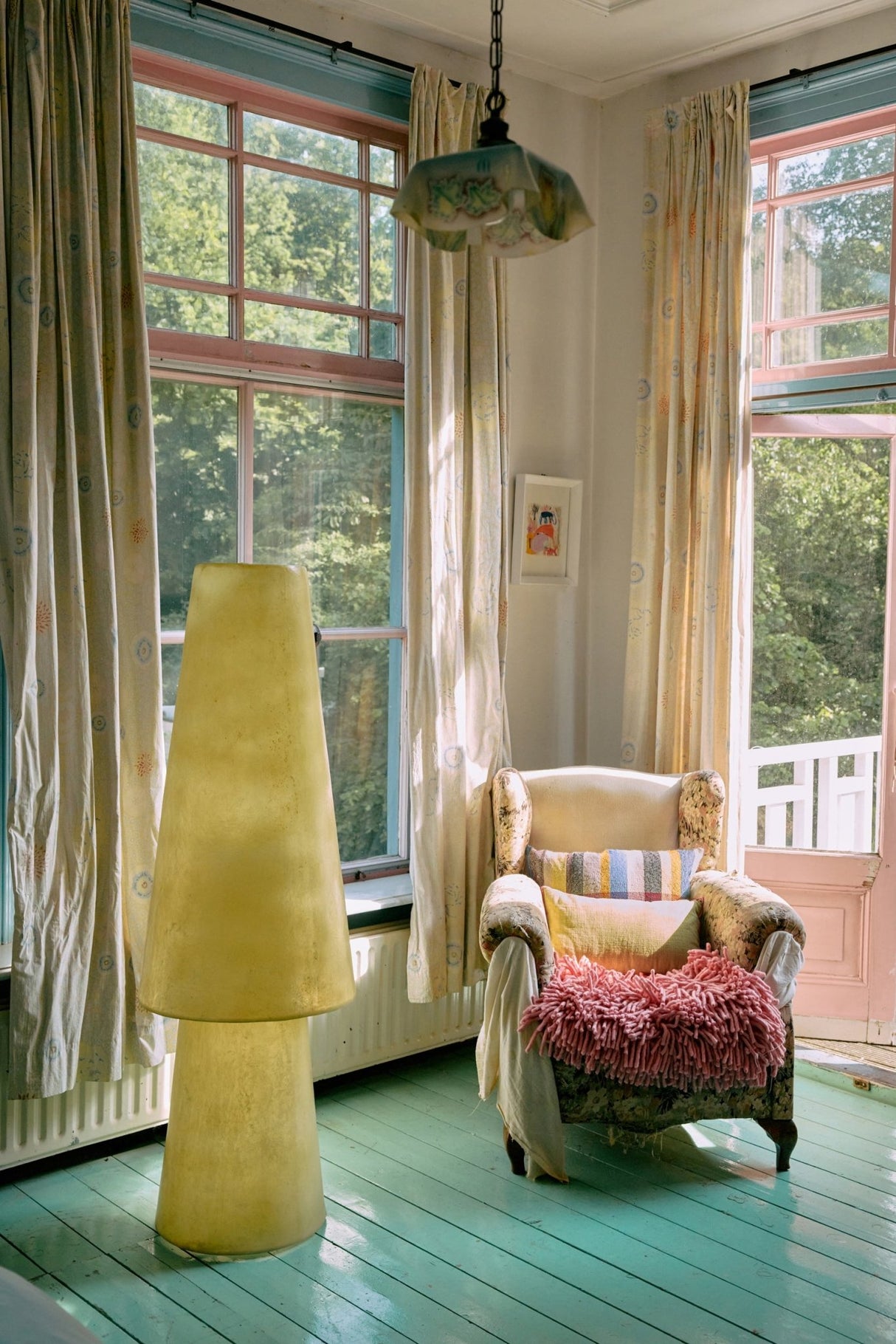 Abstract framed, scrawls - Urban nest