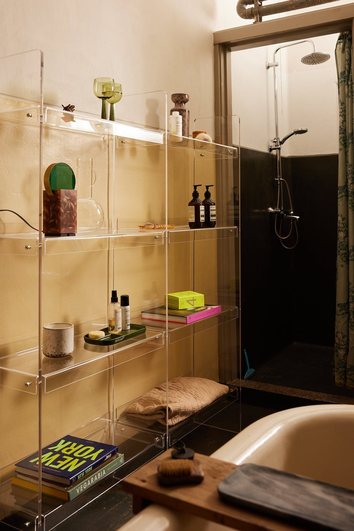 Acrylic cabinet: Standing panel 160cm, clear - Urban nest