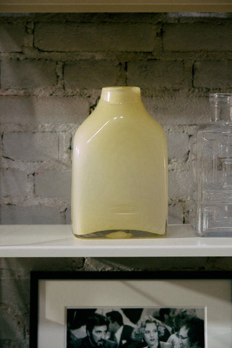 Atelier glass vase medium, cream - Urban nest