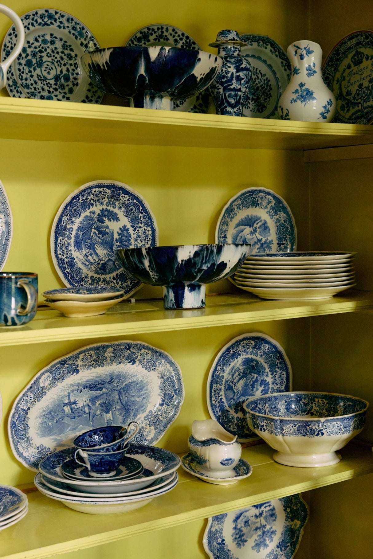 Ceramic bowl on base indigo - Urban nest