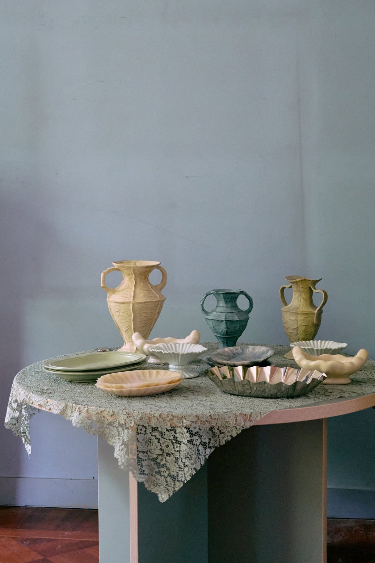 Dining table round - pale green - Urban nest