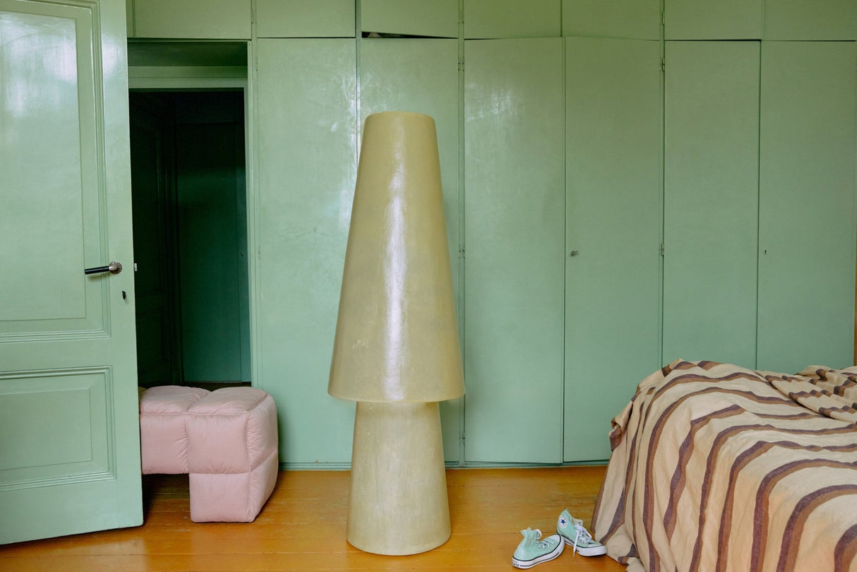 Glassfiber floor lamp, soft green - Urban nest
