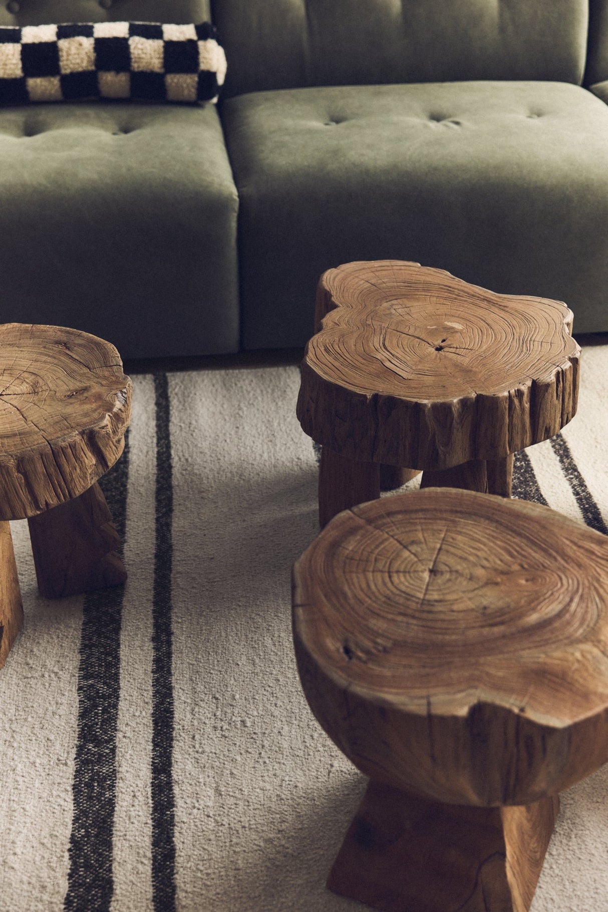 Log wooden stool - Urban nest
