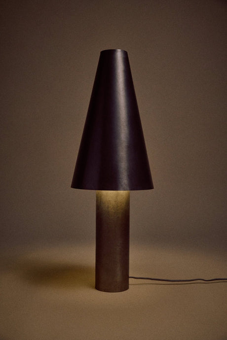 Metal cone table lamp - Urban nest
