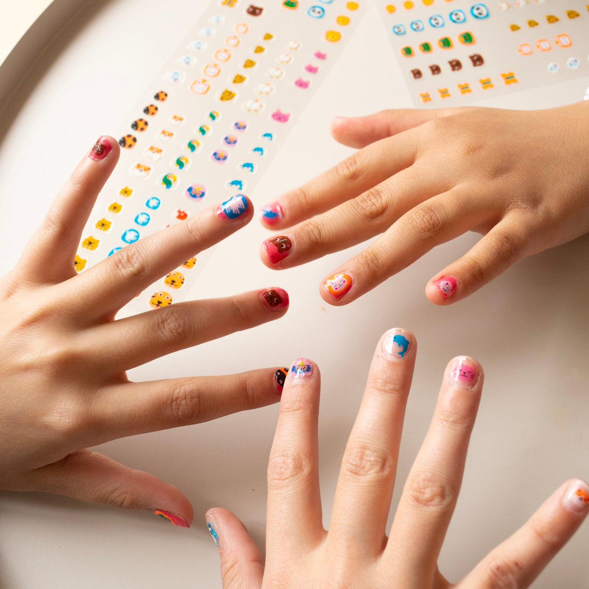 Nail art stickers - friends - Urban nest