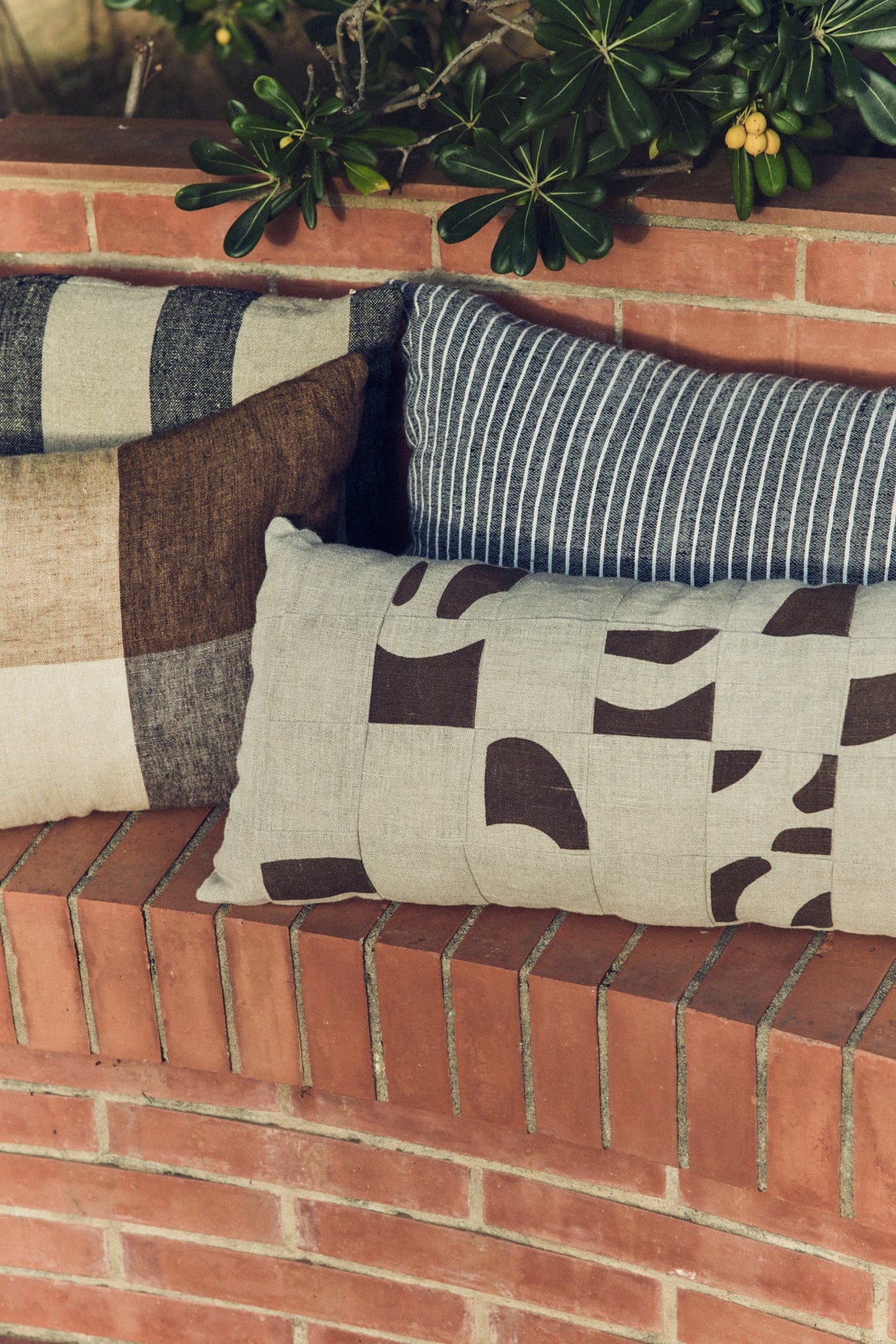 Natural patched cushion - Urban nest