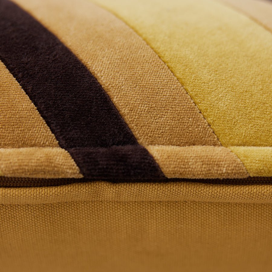 Striped velvet cushion - honey - Urban Nest