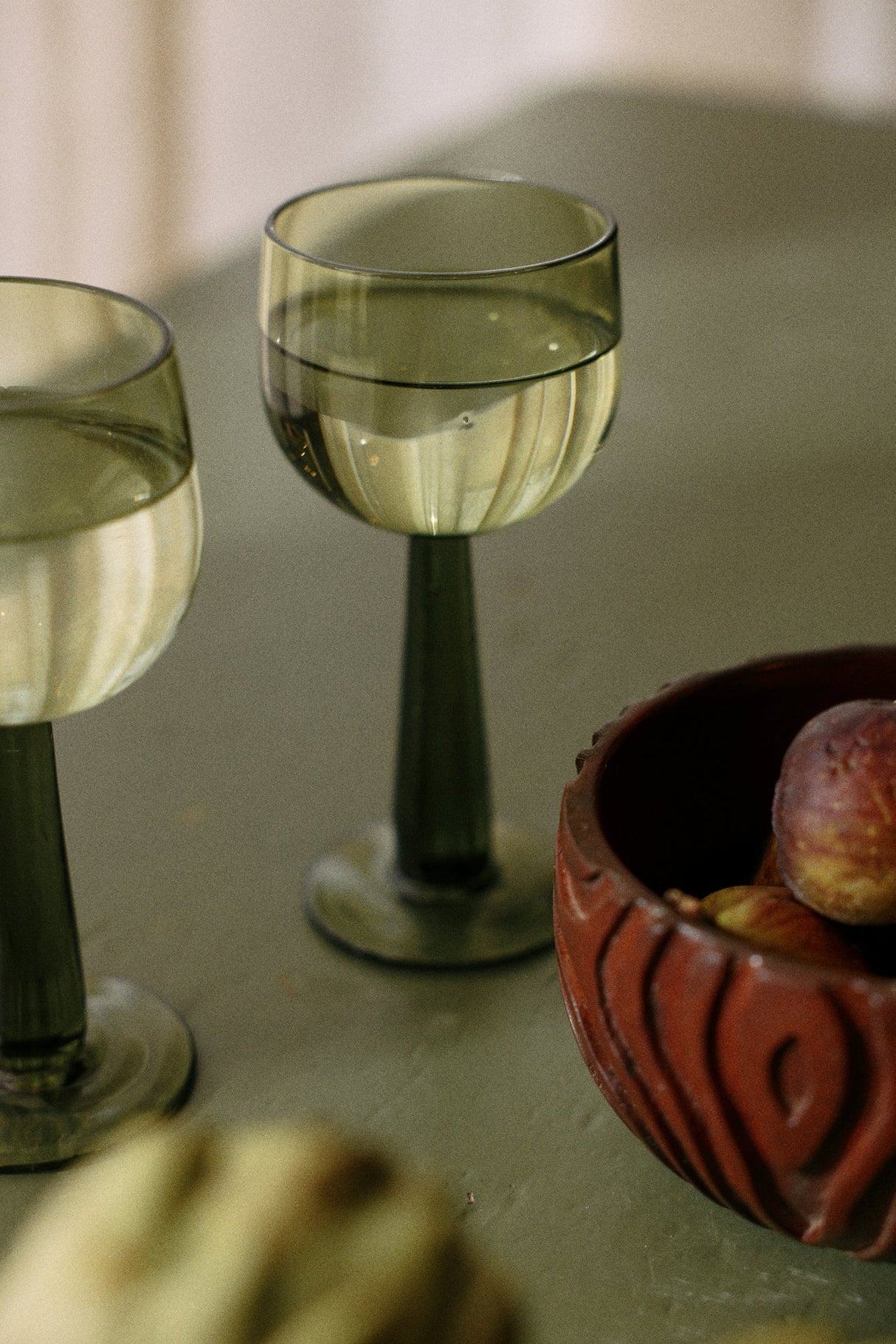 The emeralds: wine glass tall olive green, set of 4 - Urban nest