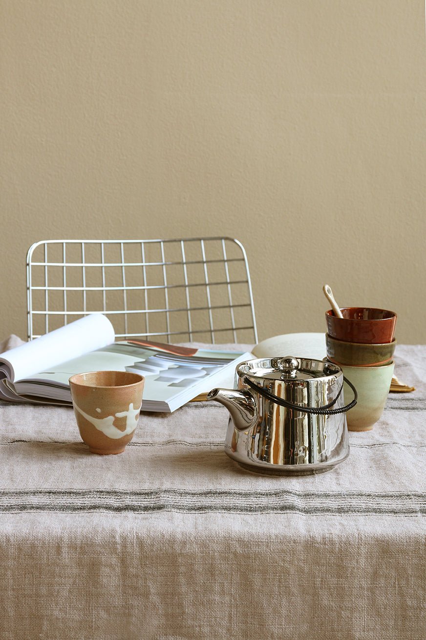 Bold & basic ceramics: tea pot - silver - Urban Nest