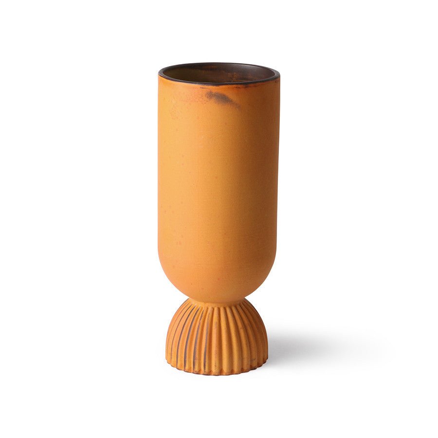 Ceramic flower vase ribbed base - rustic - Urban Nest
