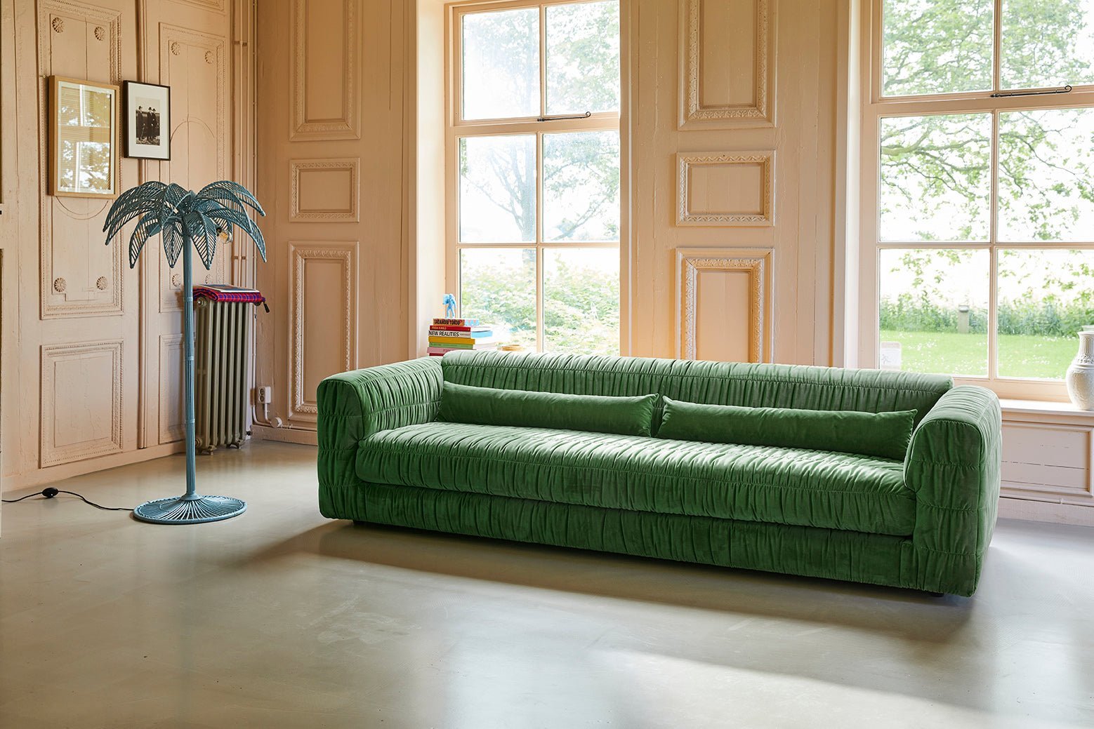 Club couch - royal velvet green - Urban Nest