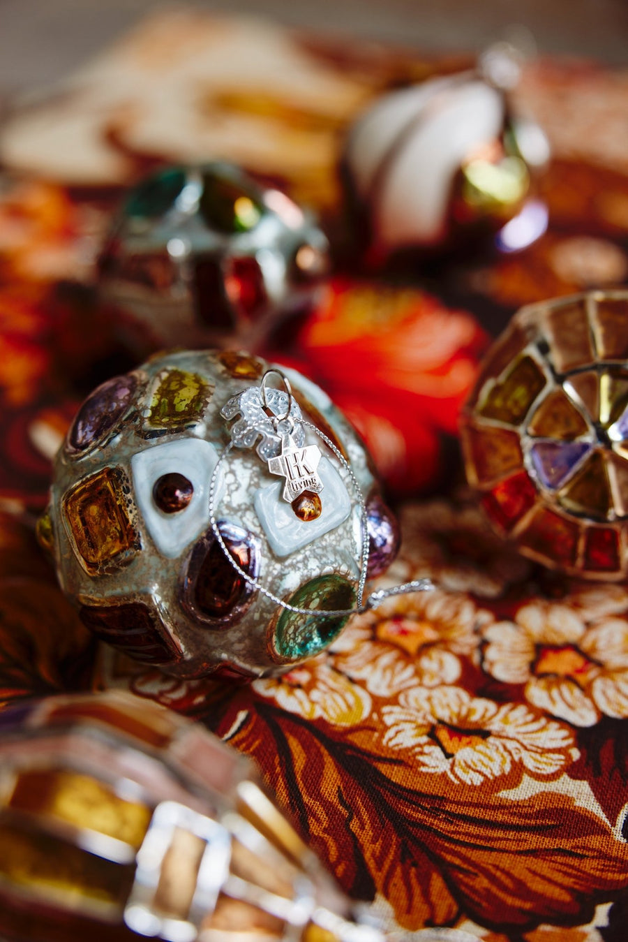 HK Christmas ornaments - jewels round - Urban Nest