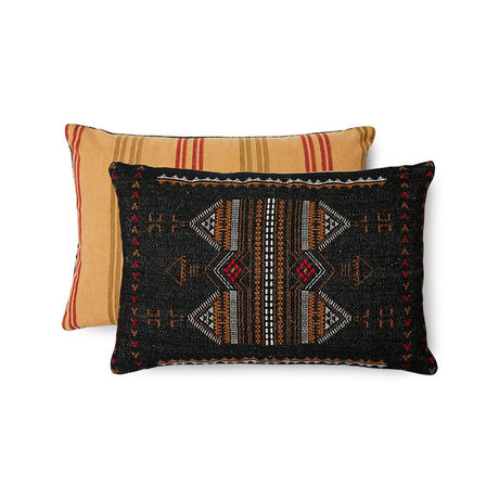 Oriental embroidered cushion Courtyard (40x60) - Urban Nest